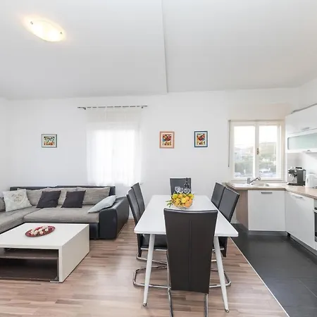 Apartment In Kastel Stafilic With Sauna