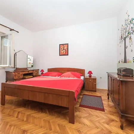 Apartamento Beautiful In Kastel Stafilic *