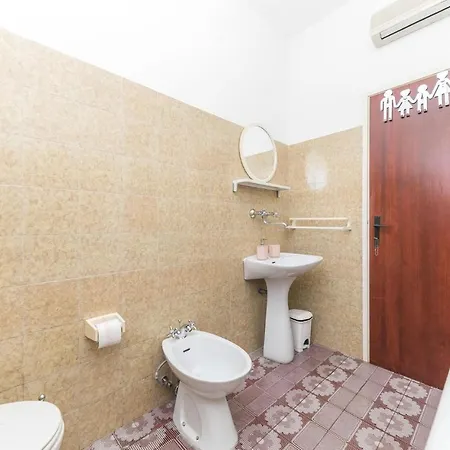 Beautiful In Kastel Stafilic Apartamento