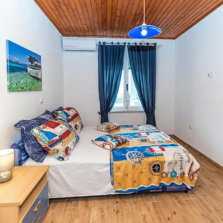 Apartment In Kastel Stafilic With Sauna *