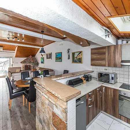 Beautiful In Kastel Stafilic *