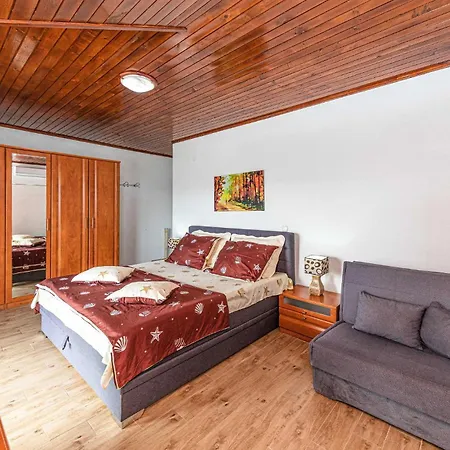 Apartment In Kastel Stafilic With Sauna *