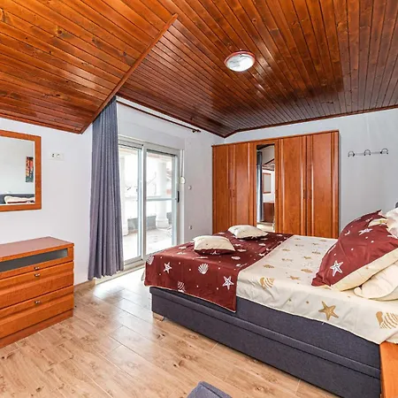 Beautiful In Kastel Stafilic *